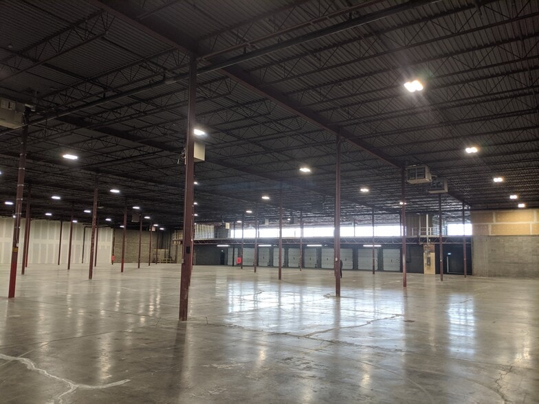 More Photos Of 11307-11329 166 A St NW, Edmonton Distribution For Lease