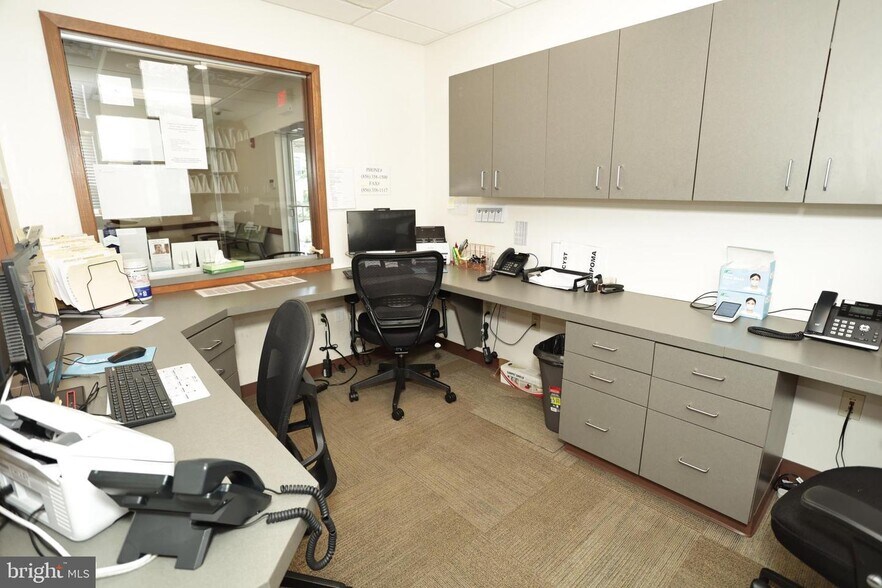More Photos Of 399 Front St, Elmer Medical For Lease