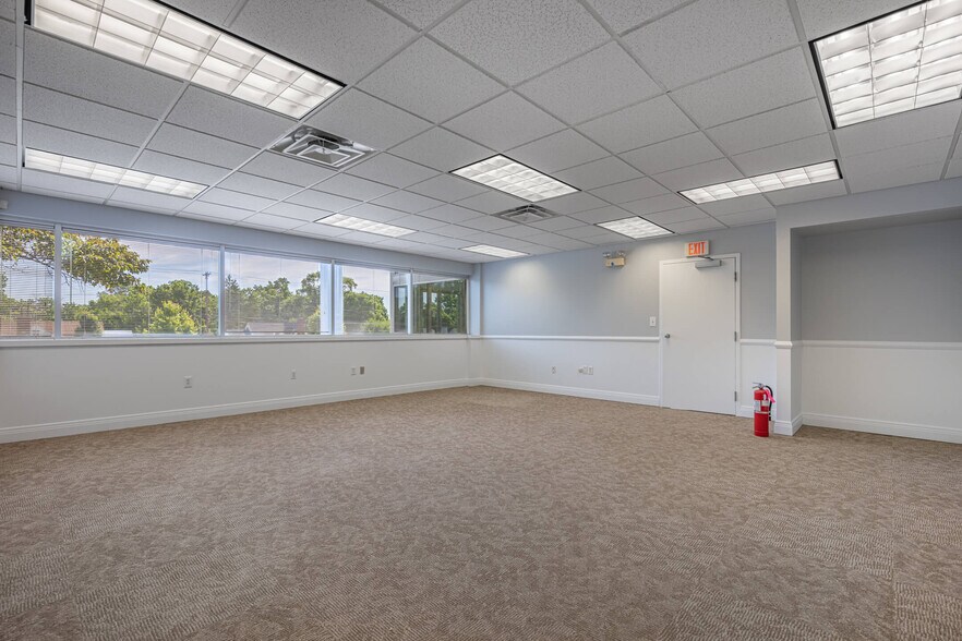 More Photos Of 7271 N Main St, Dayton Medical For Lease