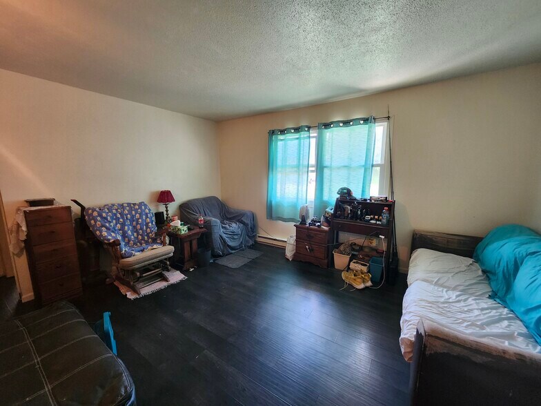 More Photos Of 204 3rd St SW, Rake Apartments For Sale
