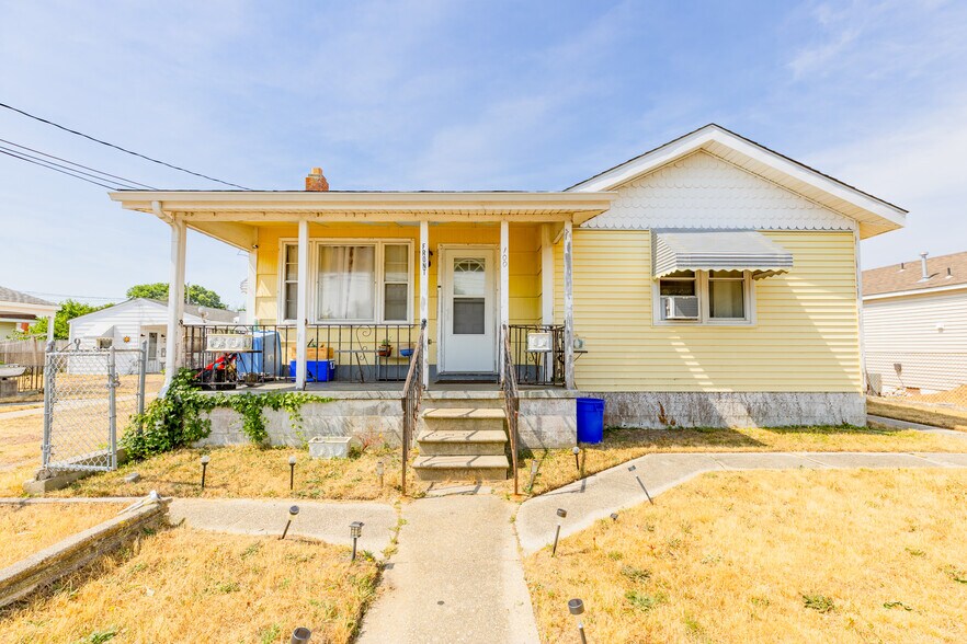 More Photos Of 100 W Saint Johns Ave, Villas Multifamily For Sale