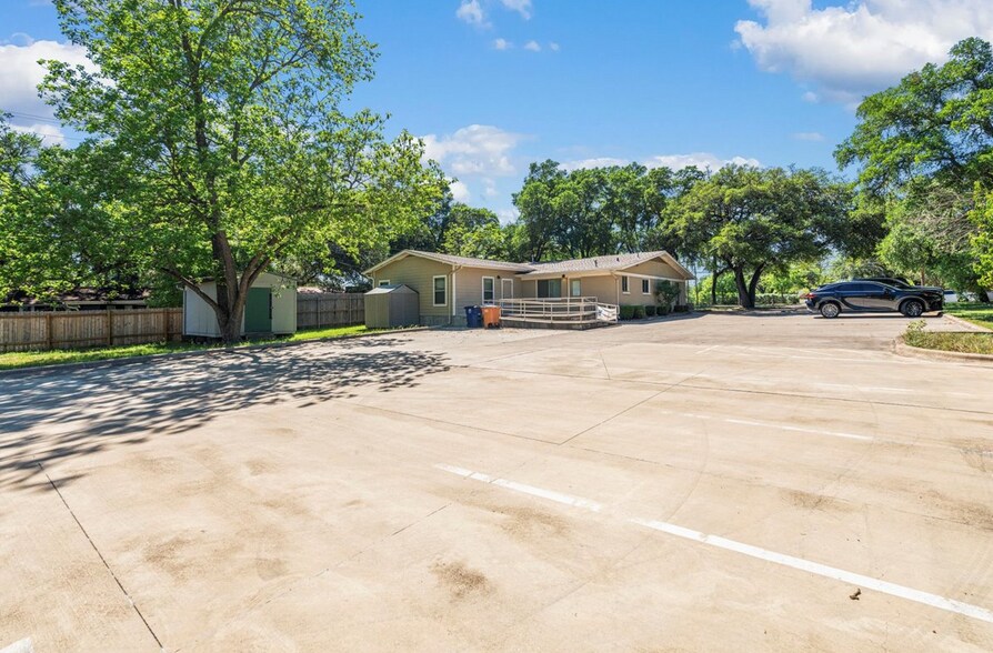 More Photos Of 4611 Menchaca Rd, Austin Medical For Sale
