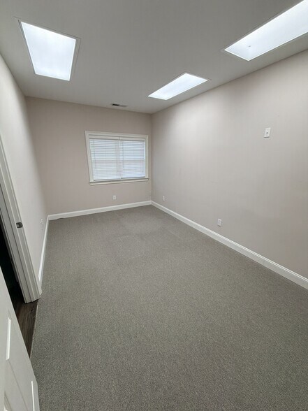 More Photos Of 3209 S Cherokee Ln, Woodstock Office For Lease