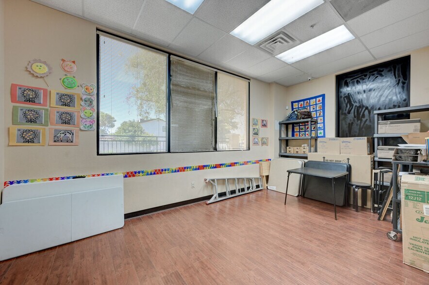 More Photos Of 6284 Spring Mountain Rd, Las Vegas Office For Sale