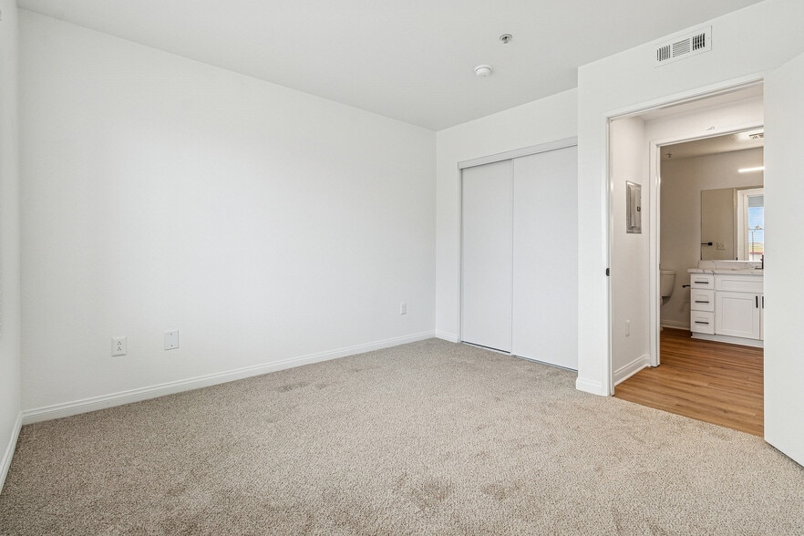 More Photos Of 5395 Napa St, San Diego Apartments For Lease