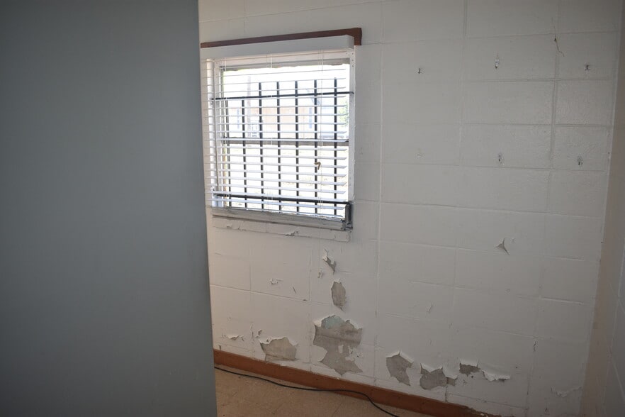 More Photos Of 1484 Broad St, Augusta Freestanding For Sale