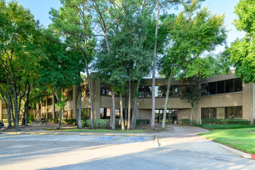 More Photos Of 9810 FM 1960 Bypass Rd W, Humble Unknown For Lease