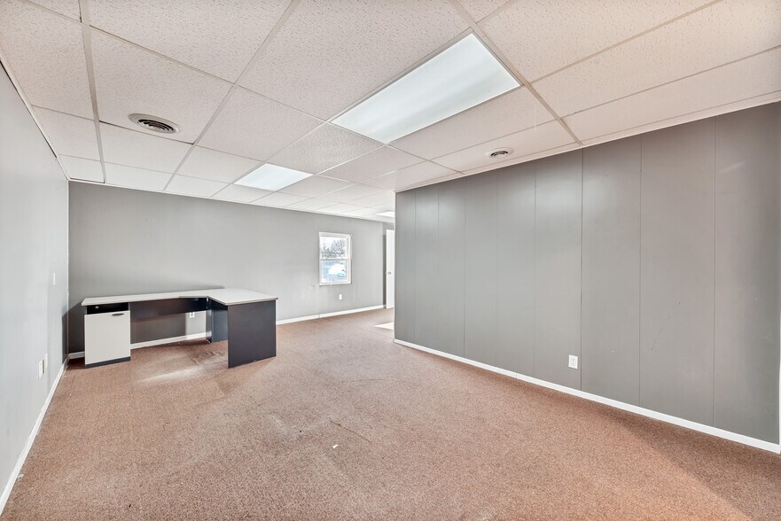 More Photos Of 329 Forest Grove Rd, Coraopolis Manufacturing For Lease