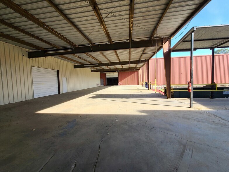 More Photos Of 6027 Stitt St, Monroe Warehouse For Lease