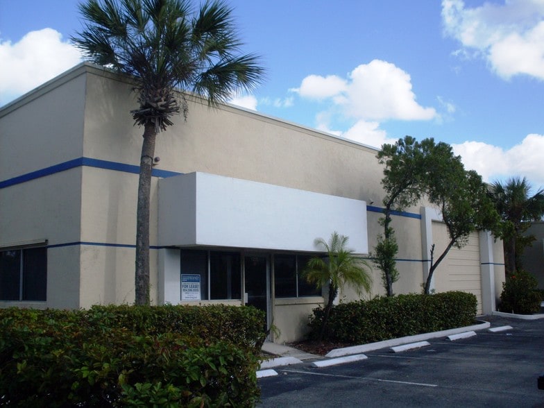 More Photos Of 3464 SW 15th St, Deerfield Beach Warehouse For Lease