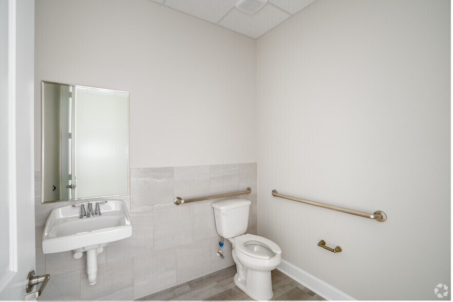 More Photos Of 6110 Sienna Ranch Rd, Missouri City Medical For Lease