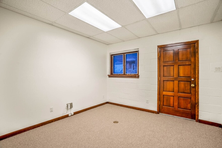 More Photos Of 11 Calle Medico, Santa Fe Medical For Lease