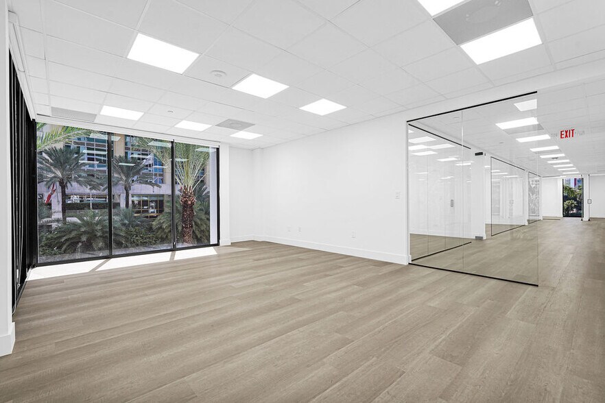 More Photos Of 1110 Brickell Ave, Miami Office For Sale