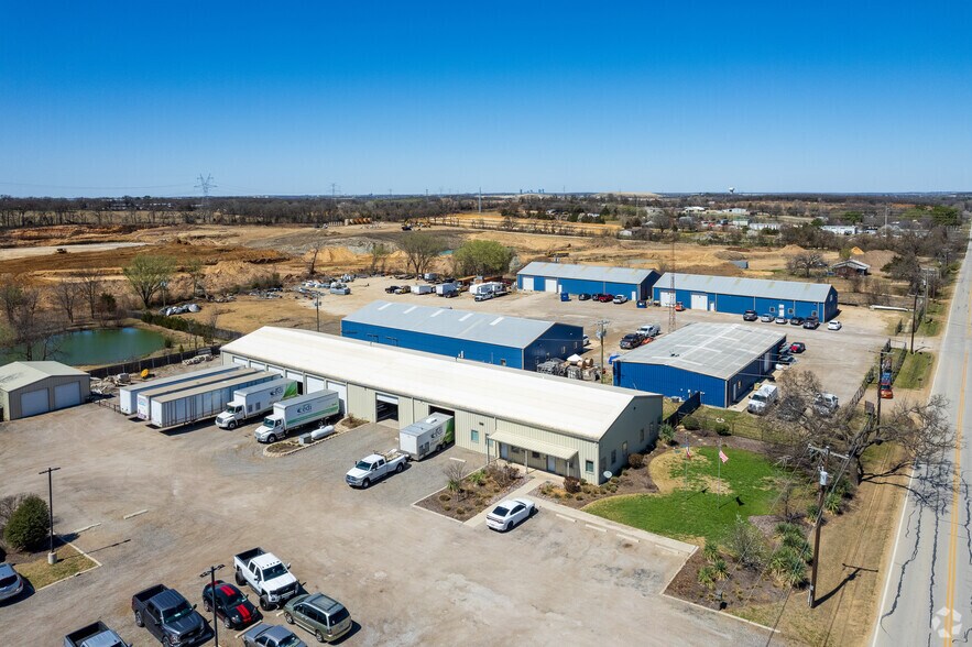 More Photos Of 4860-4862 Kennedale New Hope Rd, Fort Worth Warehouse For Lease