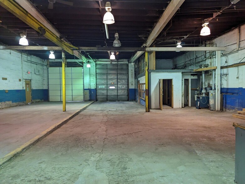 More Photos Of 17 Erie St, Albany Warehouse For Lease