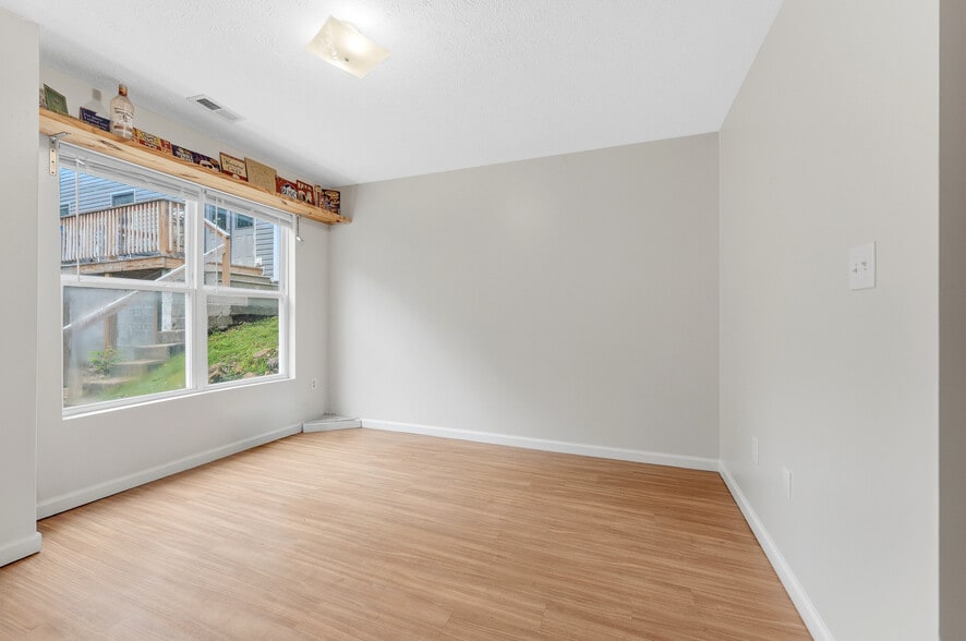 More Photos Of 409 McLane Avenue, Morgantown Apartments For Sale