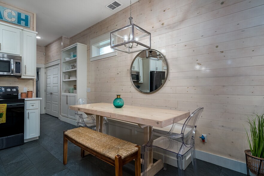 More Photos Of 2821 S 11th St, Port Aransas Multifamily For Sale