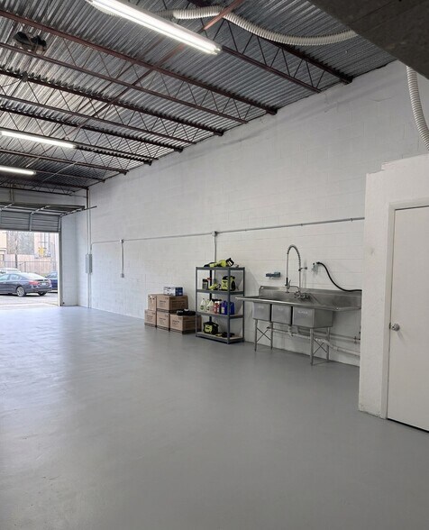 More Photos Of 2020 S Combee Rd, Lakeland Warehouse For Lease