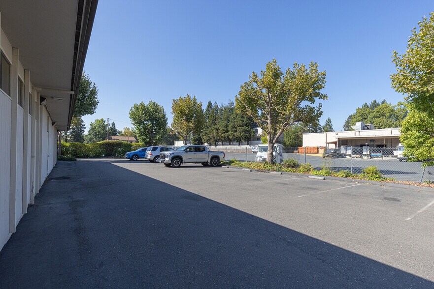 More Photos Of 2841 Cleveland Ave, Santa Rosa Office For Sale