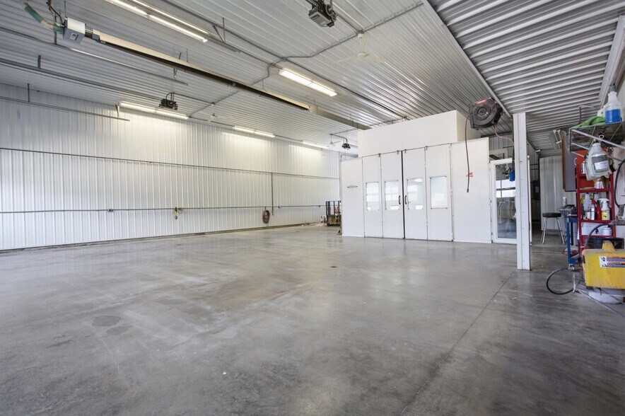 More Photos Of 202 W Cumberland Rd, Altamont Auto Dealership For Sale