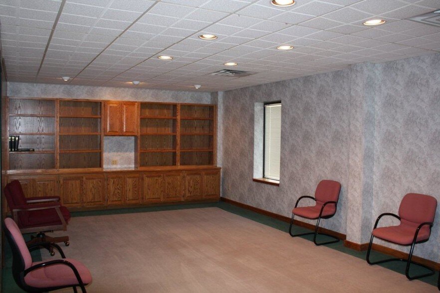 More Photos Of 13720 E 42nd Ter, Independence Office For Lease