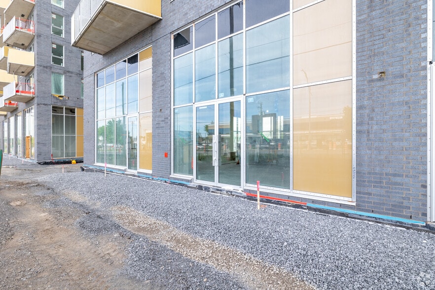 More Photos Of 300 Boul Saint-Martin O, Laval Apartments For Lease
