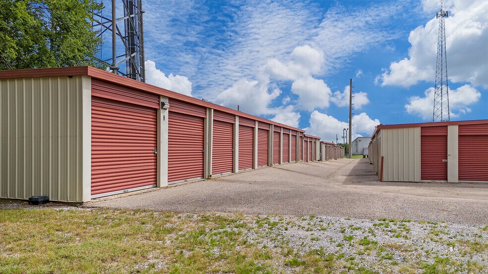 More Photos Of 2331 Congressman W L Dickinson dr, Montgomery Self Storage For Sale
