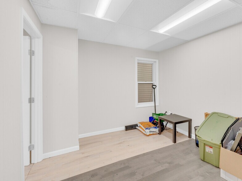 More Photos Of 239 E Main St, Westminster Office For Sale