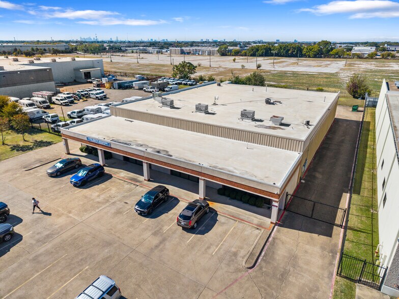 More Photos Of 10823 Sanden Dr, Dallas Flex For Lease