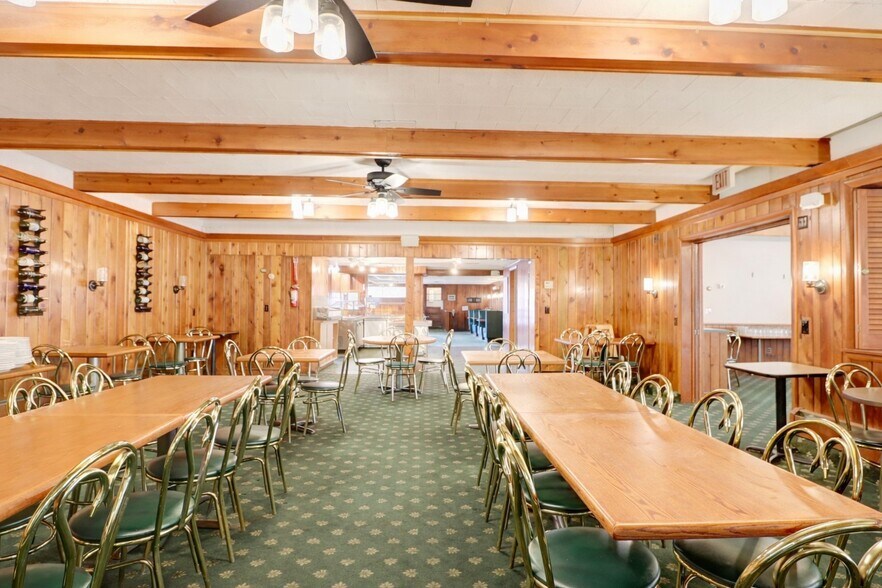 More Photos Of 369 Waterloo Geneva Rd, Waterloo Town Restaurant For Sale