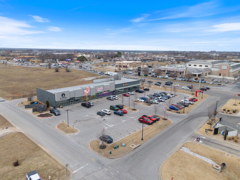 More Photos Of 3600 SE Guess Who Dr, Bentonville Storefront For Lease