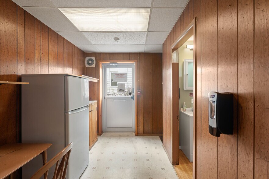 More Photos Of 1072 Main St, West Warwick Office For Sale