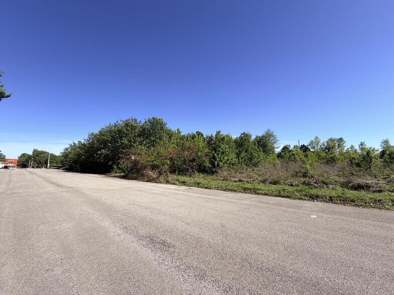 More Photos Of 0 English Towne Rd, Memphis Land For Sale