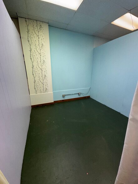 More Photos Of 216 E 3rd St, Winona General Retail For Lease