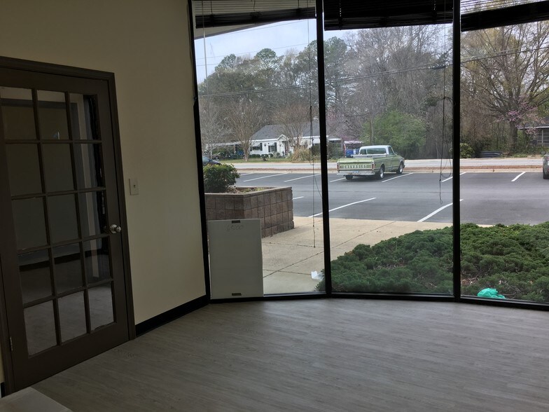 More Photos Of 1600 Roswell St SE, Smyrna Light Distribution For Lease