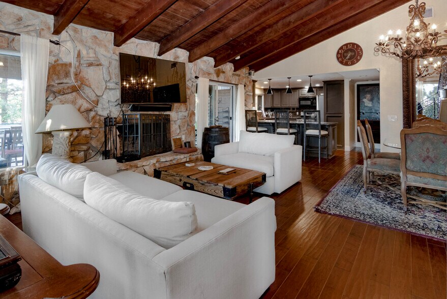 More Photos Of 365 S Mohler Dr, Anaheim Specialty For Sale