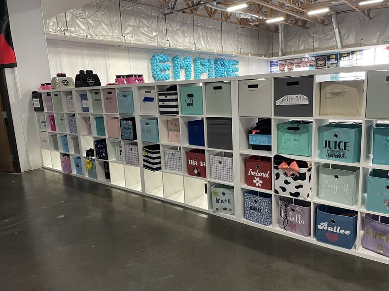 More Photos Of 7091 W Craig Rd, Las Vegas General Retail For Lease