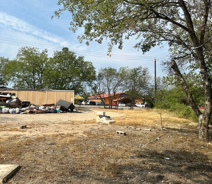 More Photos Of 10536 S US Highway 181, San Antonio Apartments For Sale