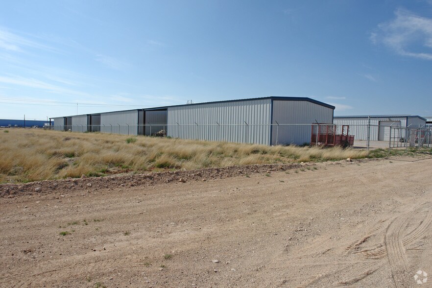 More Photos Of 420 Meadow Ave, Odessa Warehouse For Sale