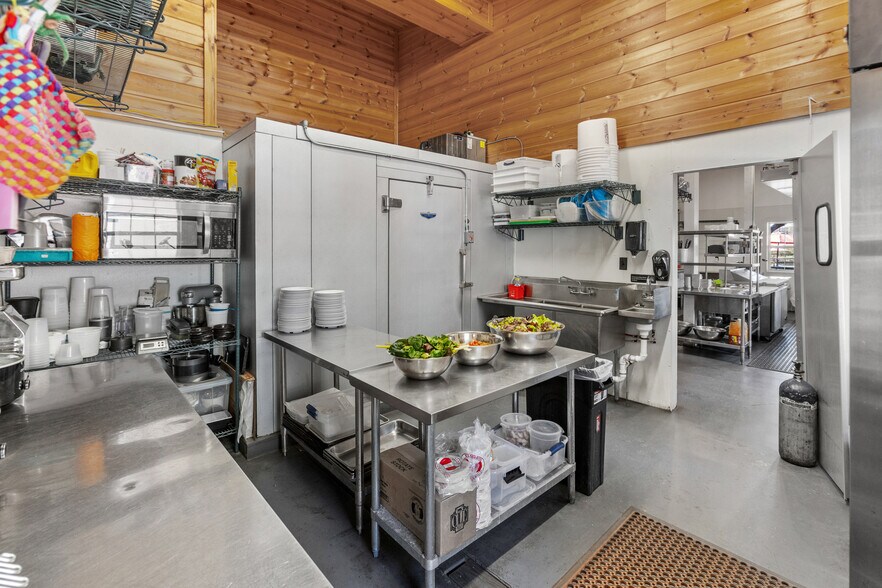 More Photos Of 304 Sutherland Rd, East Meredith Specialty For Sale