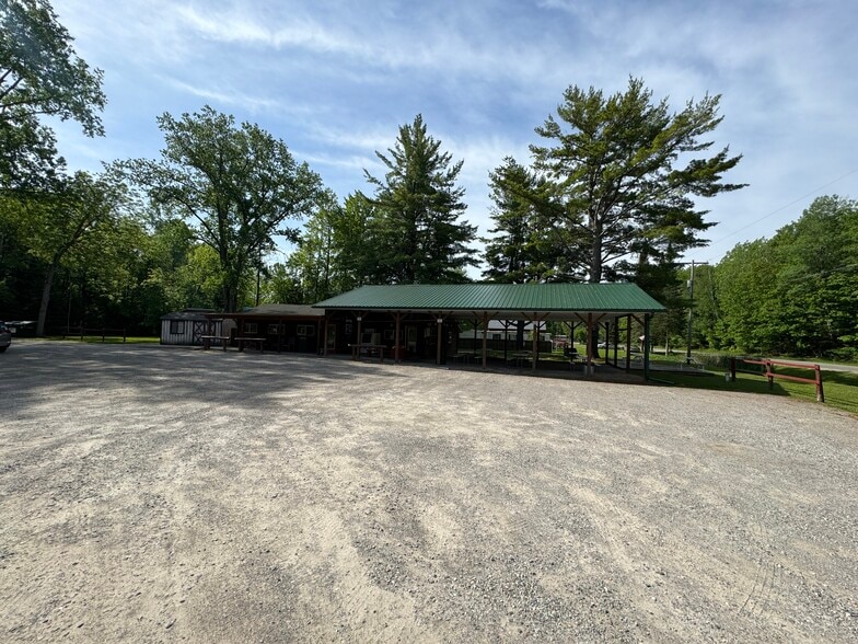 More Photos Of 482 N Sage Lake Rd, Hale Freestanding For Sale