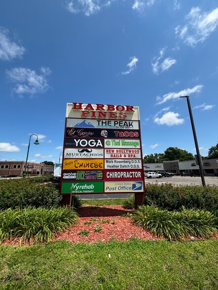 More Photos Of 2807-2867 Orchard Lake Rd, Keego Harbor General Retail For Sale