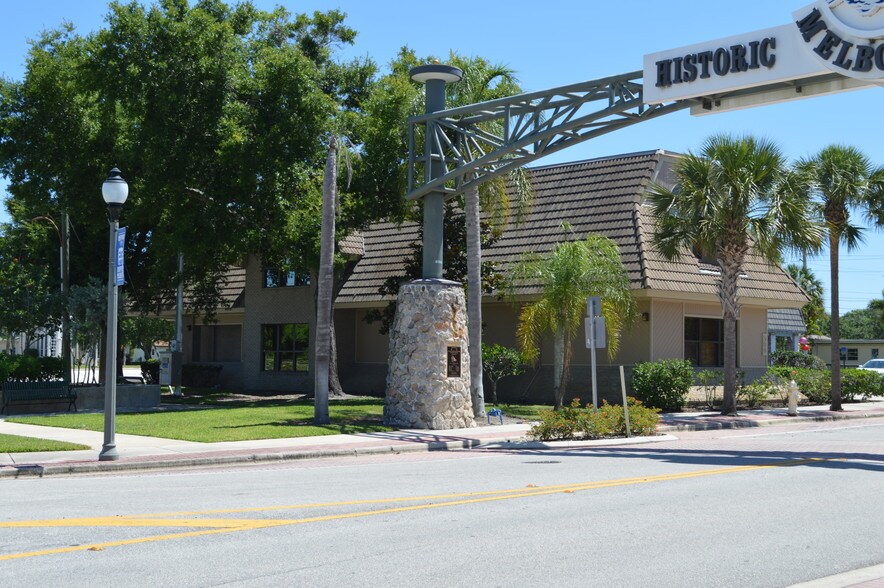 More Photos Of 300 E New Haven Ave, Melbourne Office For Sale