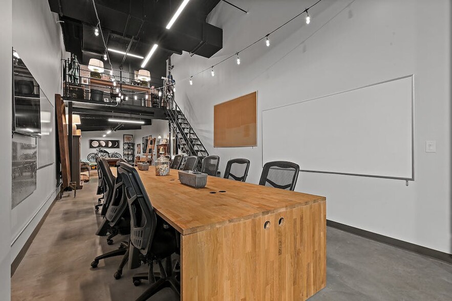 More Photos Of 4229 N FM 620 Hwy, Austin Showroom For Sale