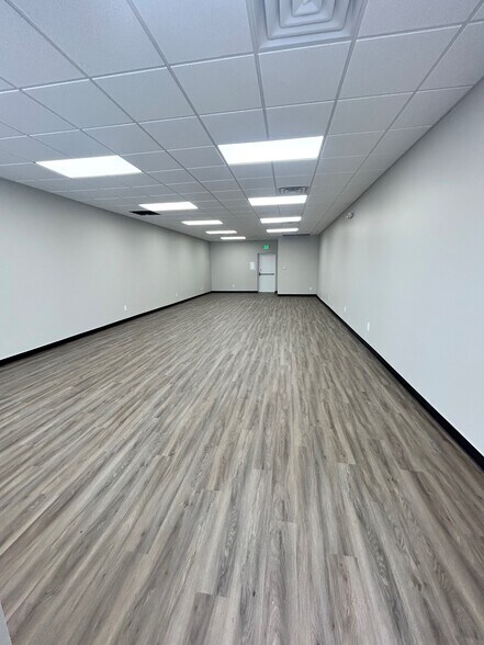 More Photos Of 9515-9521 Indianapolis Blvd, Highland Unknown For Lease
