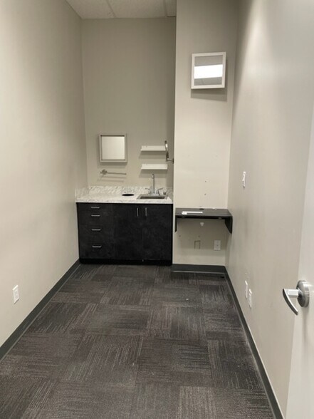 More Photos Of 4350 Main St, Harrisburg Storefront Retail Office For Lease
