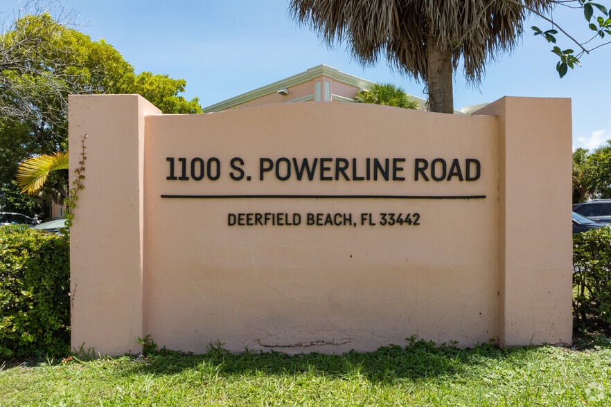 More Photos Of 1100 S Powerline Rd, Deerfield Beach Showroom For Lease