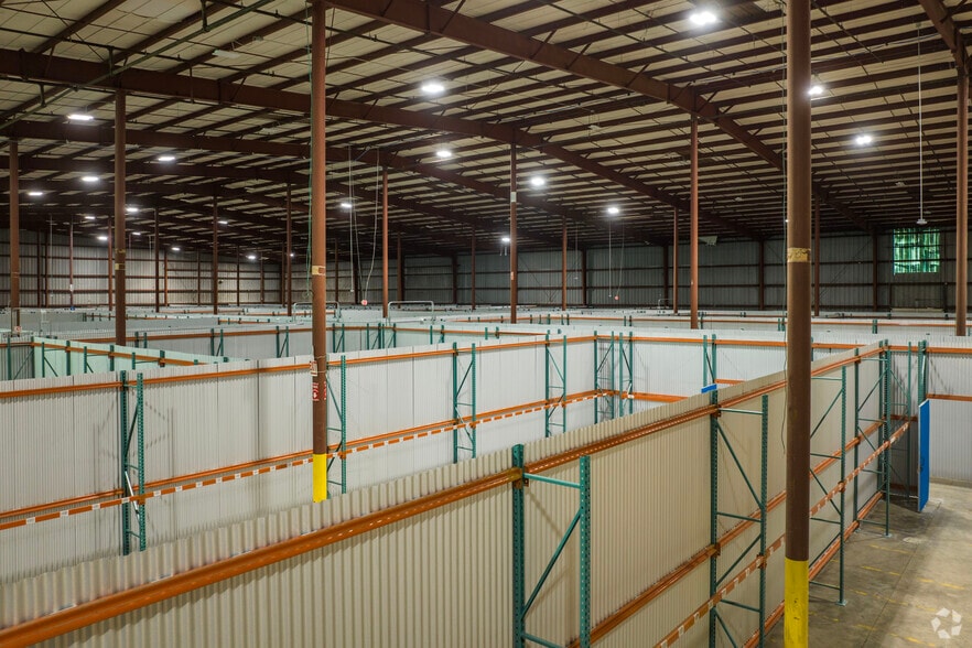 More Photos Of 5806 N 53rd St, Tampa Distribution For Lease