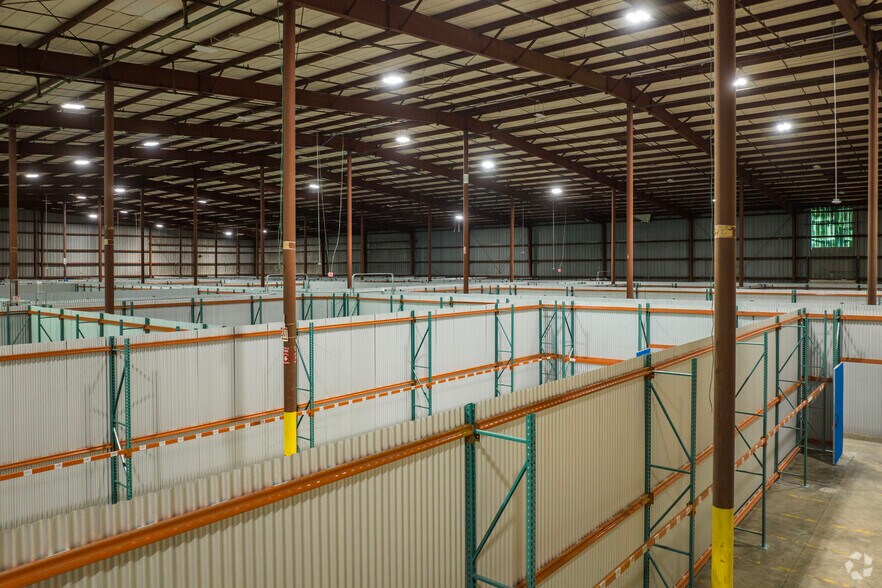 More Photos Of 5806 N 53rd St, Tampa Distribution For Lease