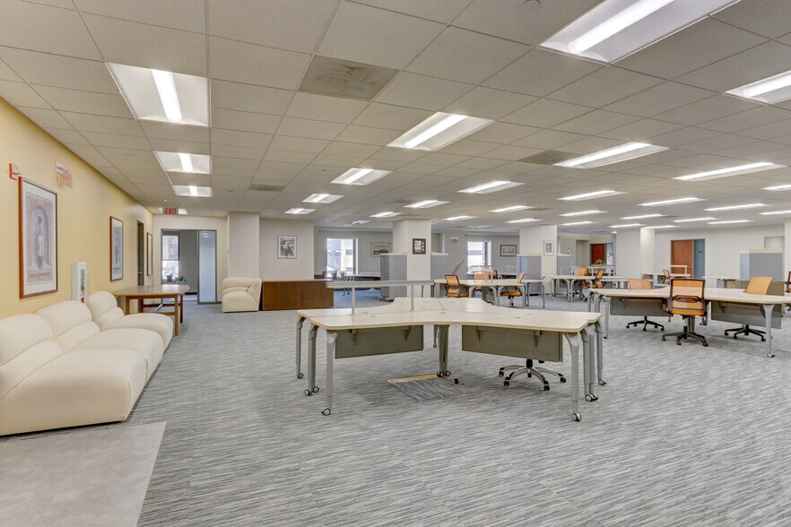 More Photos Of 1 W State St, Trenton Office For Lease